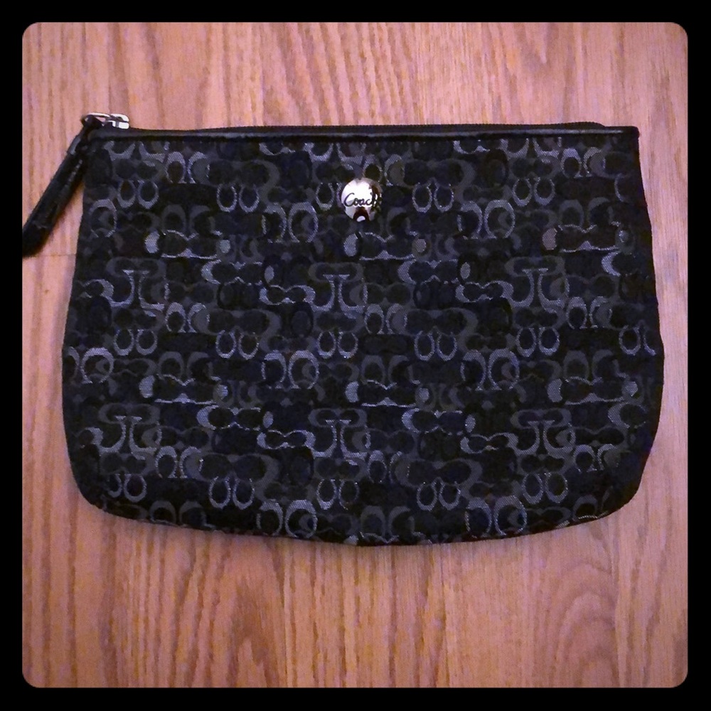 Signature Coach multipurpose bag